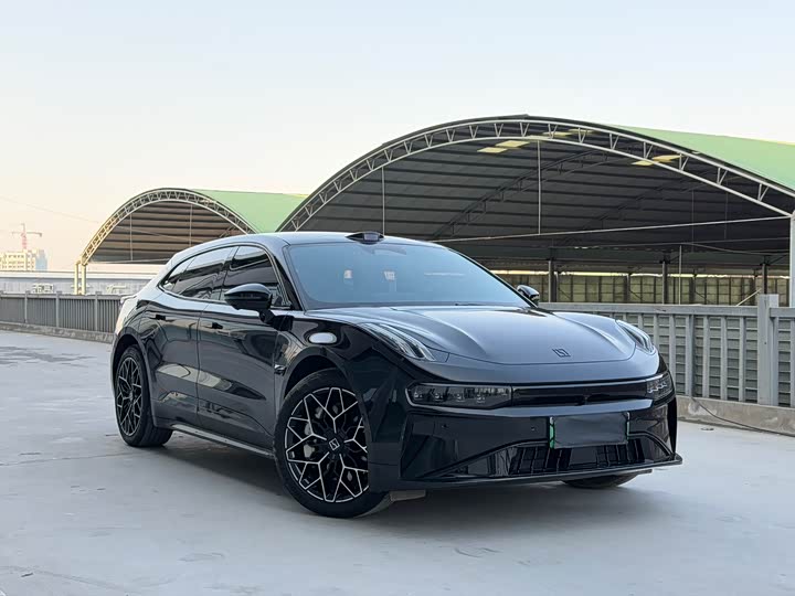 Фото 3 - Zeekr 001