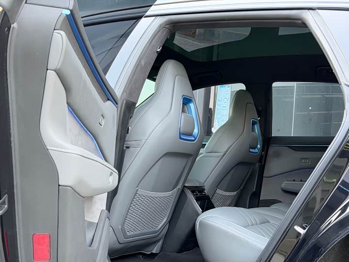 Фото 9 - Zeekr 001