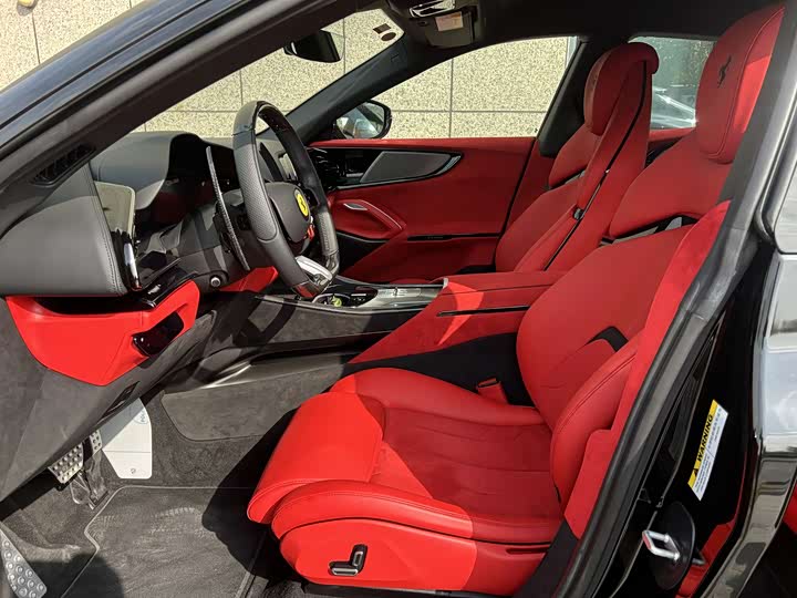 Фото 5 - Ferrari Purosangue