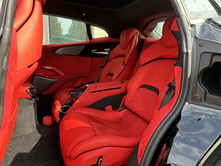 Фото 6 - Ferrari Purosangue