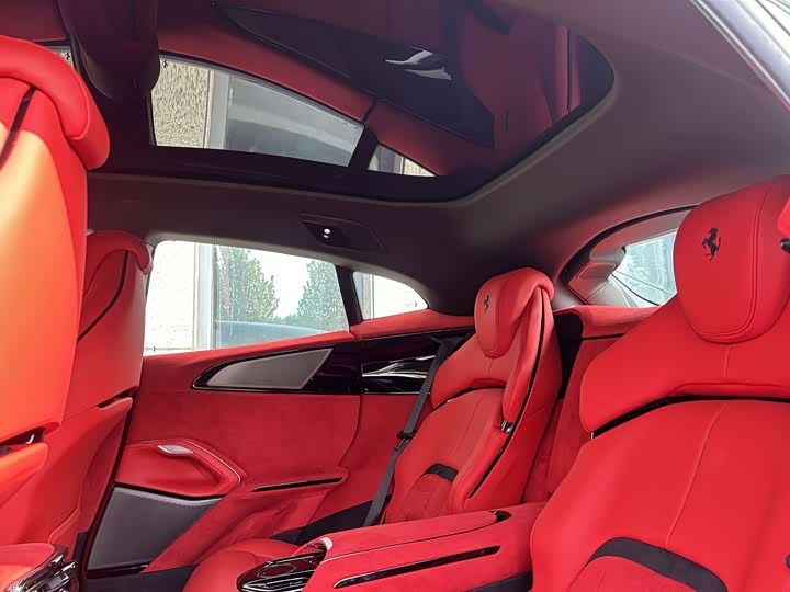 Фото 8 - Ferrari Purosangue
