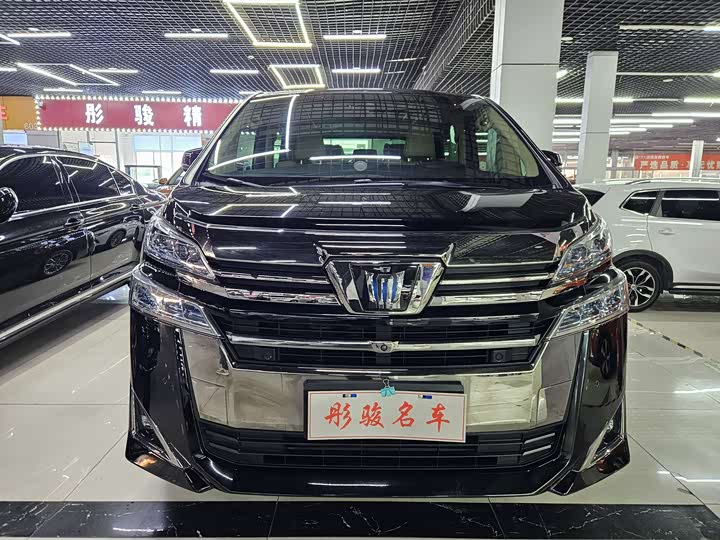 Фото 2 - Toyota Vellfire