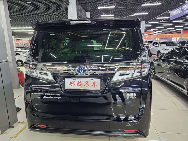 Фото 8 - Toyota Vellfire