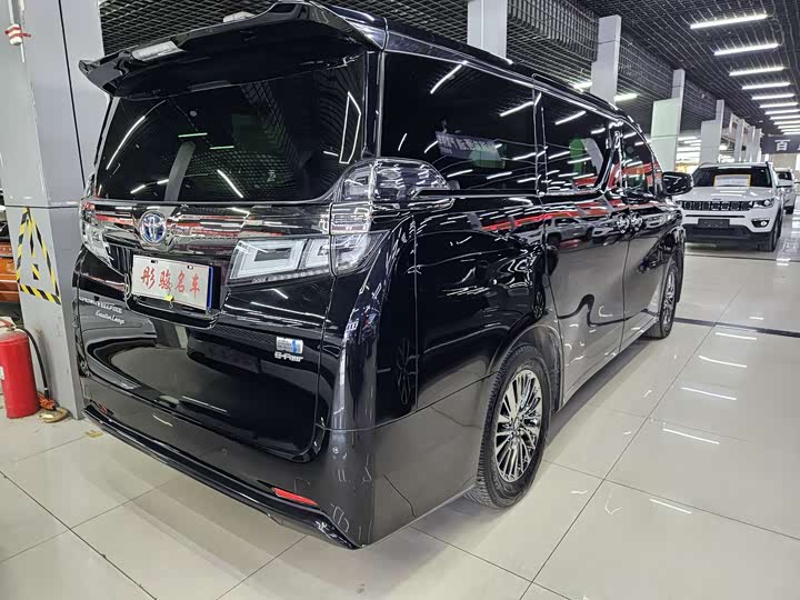 Фото 9 - Toyota Vellfire