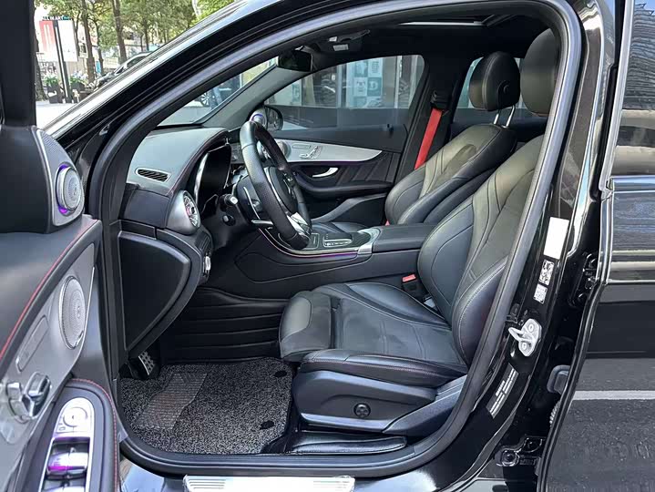 Фото 8 - Mercedes-Benz GLC-Class Coupe AMG