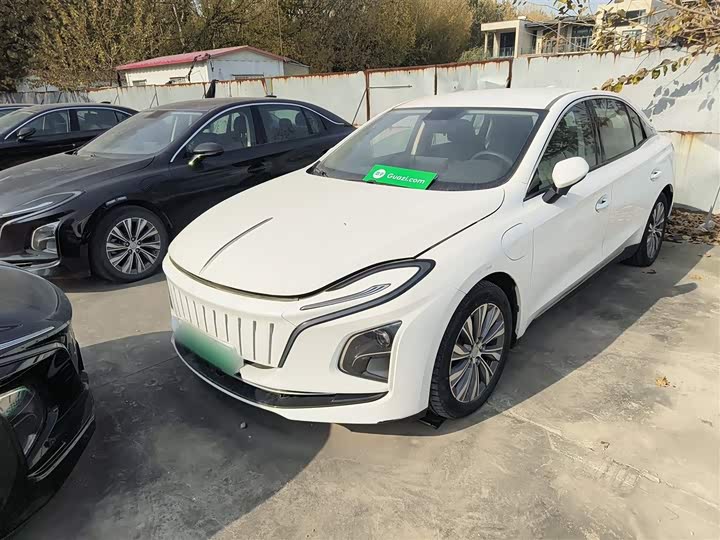 Фото 1 - Hongqi E-QM5