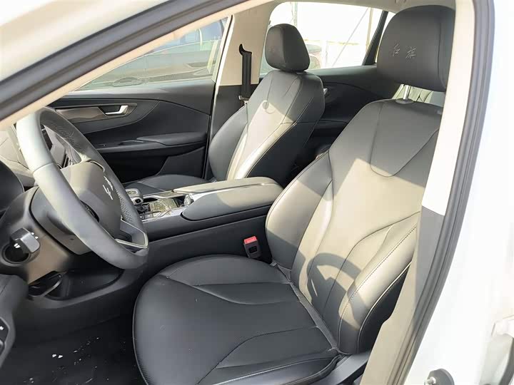 Фото 15 - Hongqi E-QM5