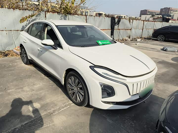 Фото 4 - Hongqi E-QM5