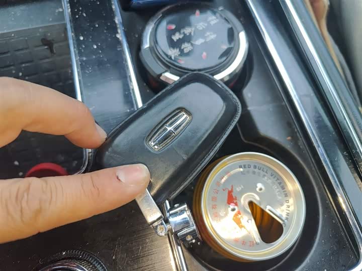 Фото 12 - Lincoln Aviator