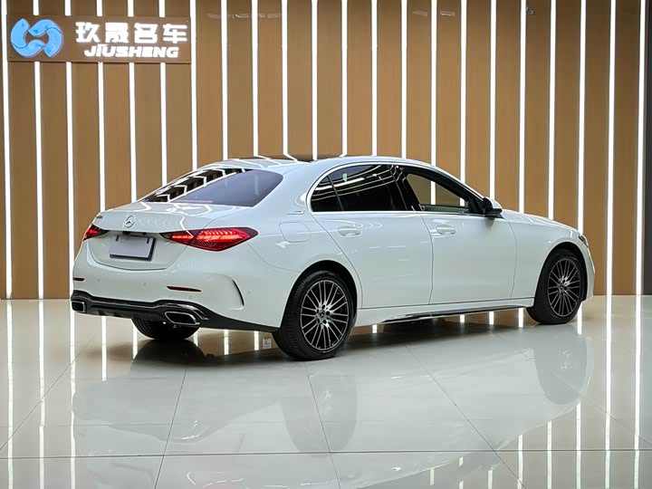 Фото 13 - Mercedes-Benz C-Class