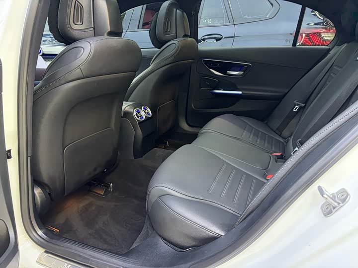 Фото 8 - Mercedes-Benz C-Class