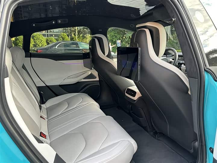 Фото 13 - Xiaomi SU7