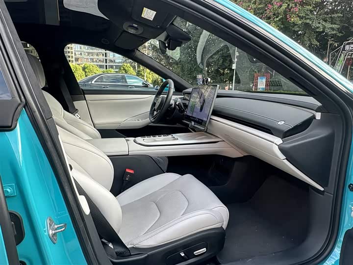 Фото 14 - Xiaomi SU7