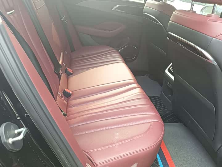 Фото 10 - Hongqi H5