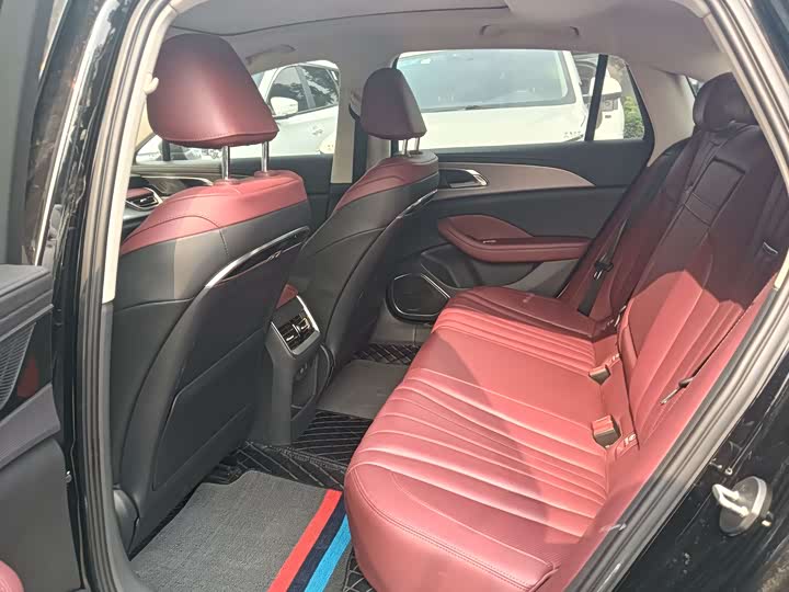 Фото 11 - Hongqi H5