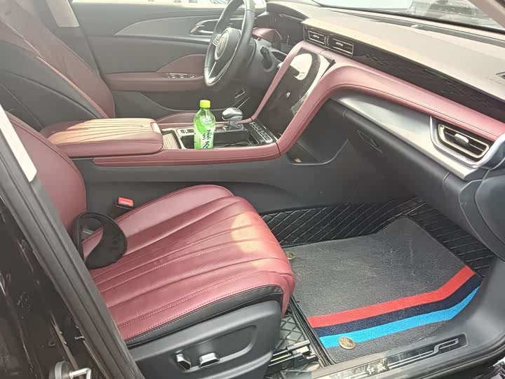 Фото 9 - Hongqi H5