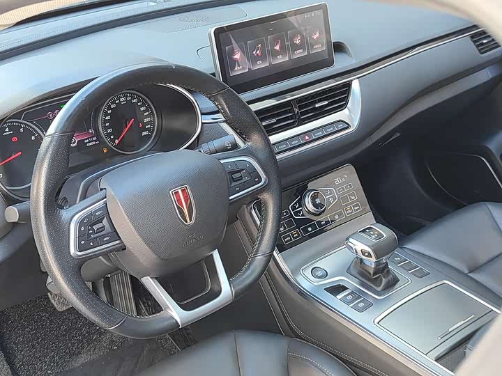 Фото 16 - Hongqi H5