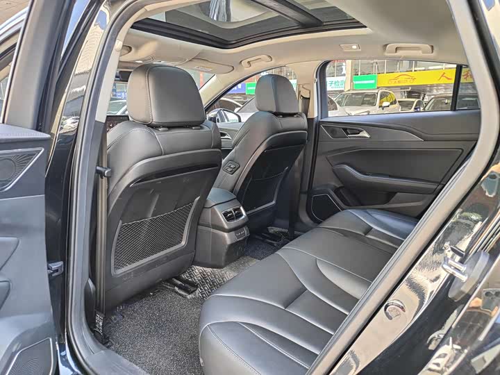 Фото 18 - Hongqi H5