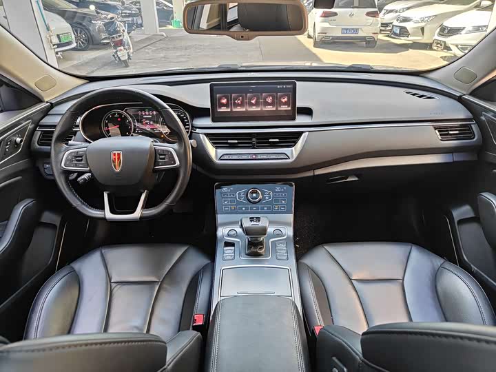 Фото 8 - Hongqi H5