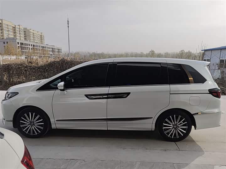 Фото 5 - Honda Elysion