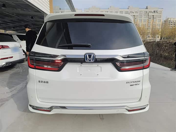 Фото 6 - Honda Elysion