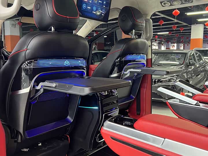 Фото 11 - Mercedes-Benz V-Class