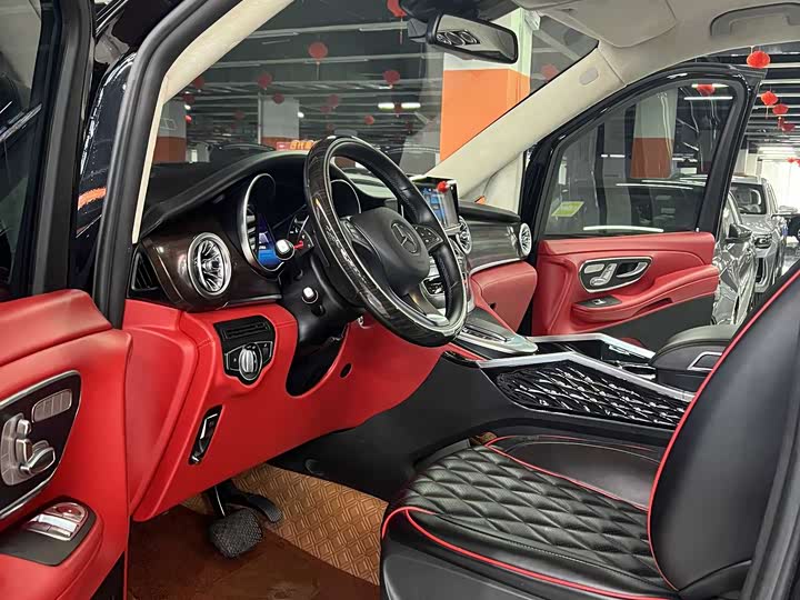 Фото 20 - Mercedes-Benz V-Class