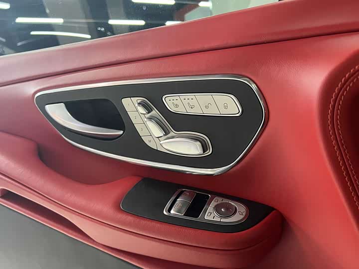 Фото 21 - Mercedes-Benz V-Class