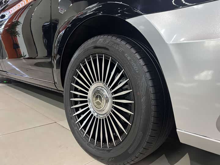 Фото 22 - Mercedes-Benz V-Class