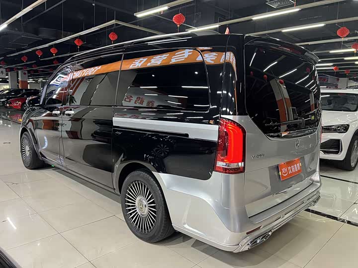 Фото 26 - Mercedes-Benz V-Class