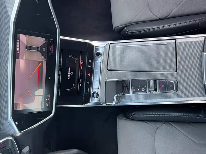 Фото 10 - Audi A6L Hybrid