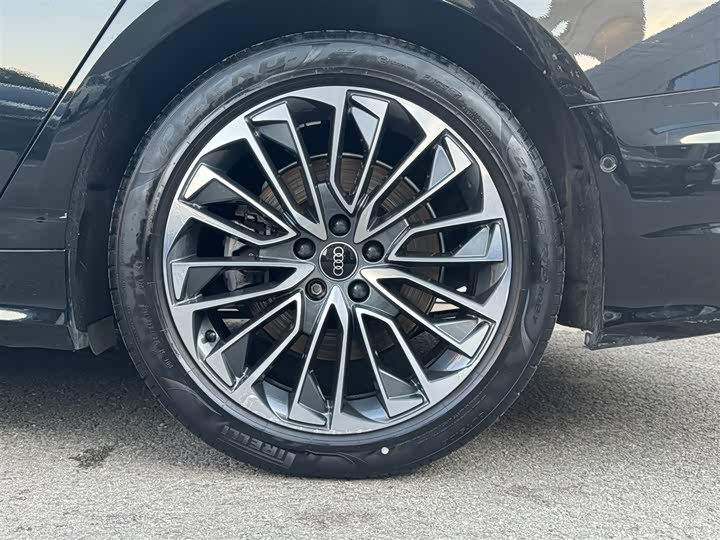 Фото 23 - Audi A6L Hybrid