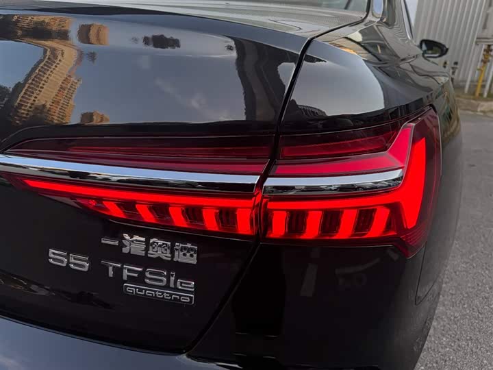 Фото 3 - Audi A6L Hybrid