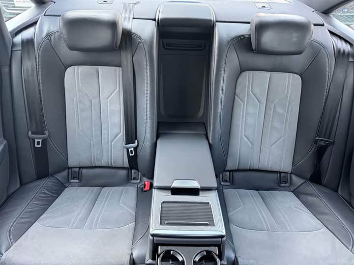 Фото 5 - Audi A6L Hybrid