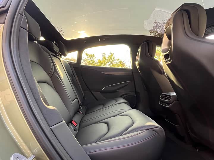 Фото 17 - Xiaomi SU7