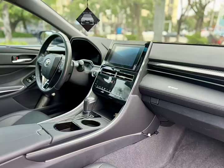 Фото 11 - Toyota Avalon