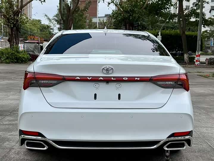 Фото 5 - Toyota Avalon
