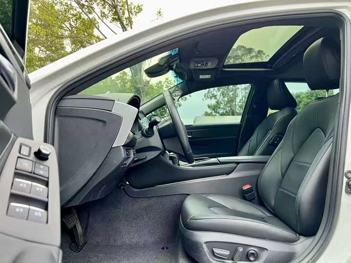 Фото 9 - Toyota Avalon