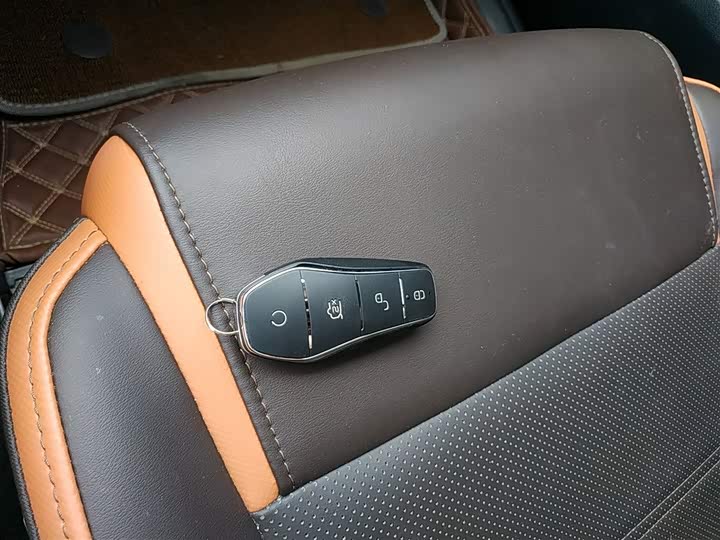 Фото 12 - BYD E2