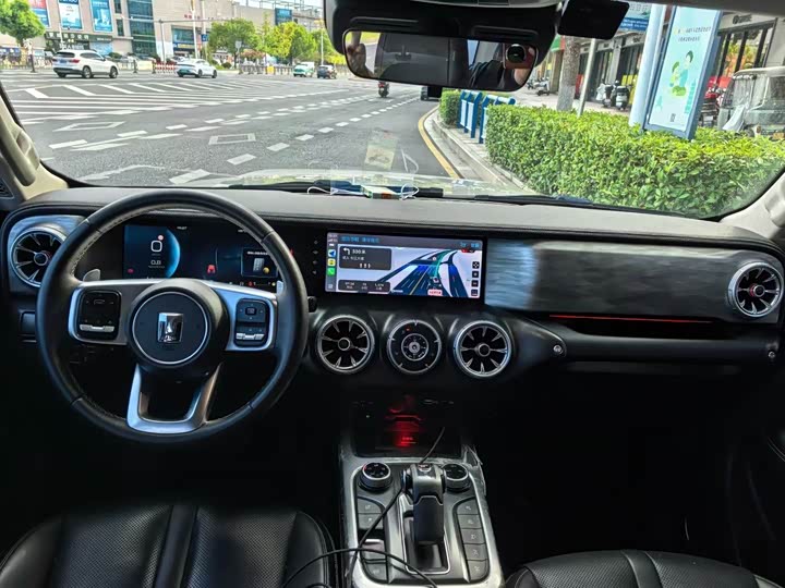 Фото 6 - Tank 300