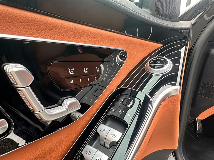 Фото 19 - Mercedes-Benz S-Class