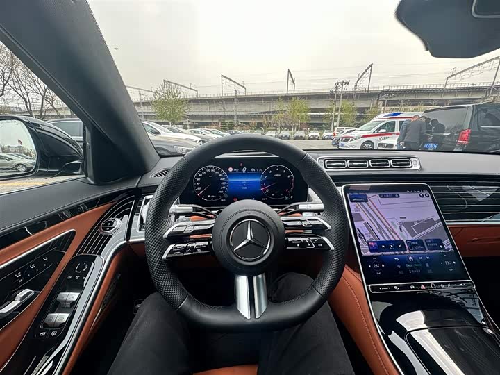 Фото 22 - Mercedes-Benz S-Class