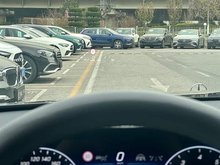 Фото 28 - Mercedes-Benz S-Class