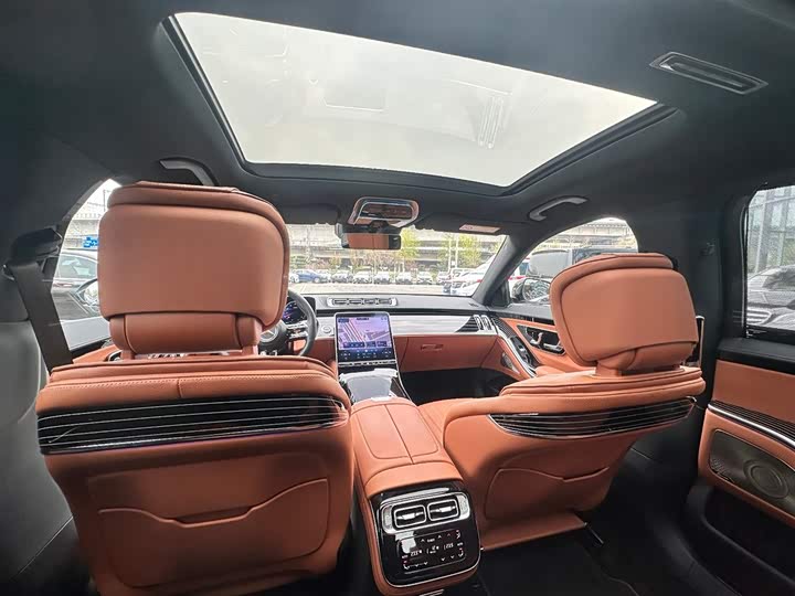 Фото 34 - Mercedes-Benz S-Class