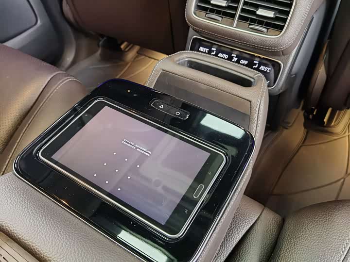 Фото 20 - Mercedes-Benz GLS-Class