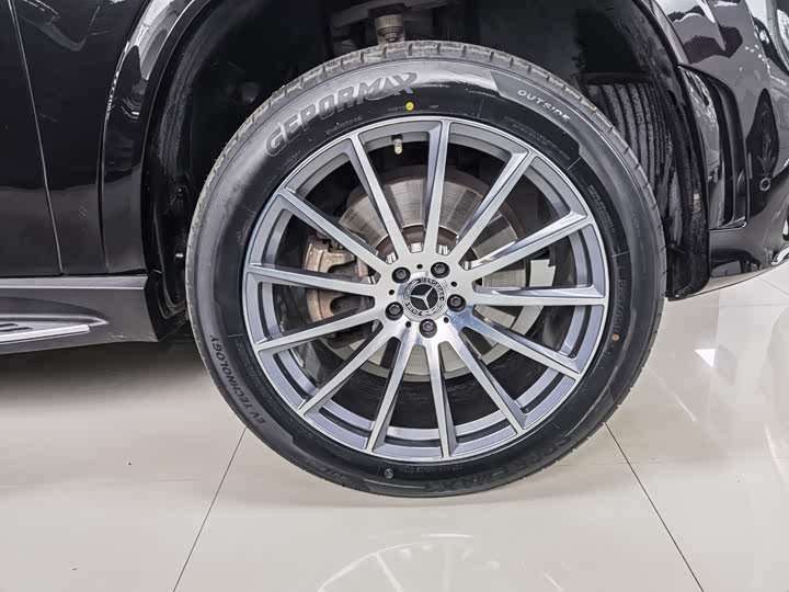 Фото 21 - Mercedes-Benz GLS-Class