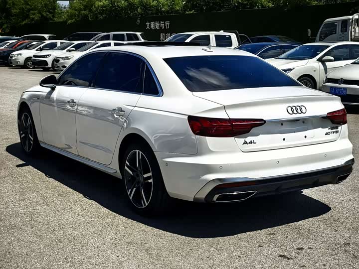 Фото 11 - Audi A4L