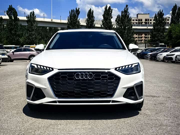 Фото 2 - Audi A4L