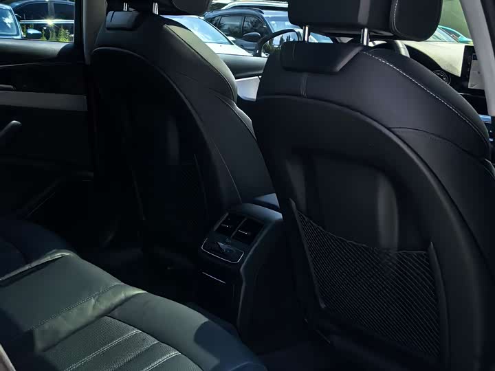 Фото 9 - Audi A4L