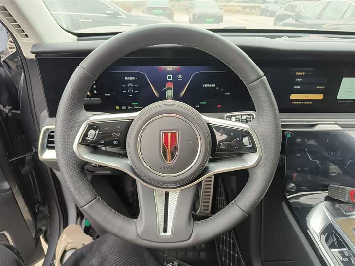 Фото 11 - Hongqi E-HS9